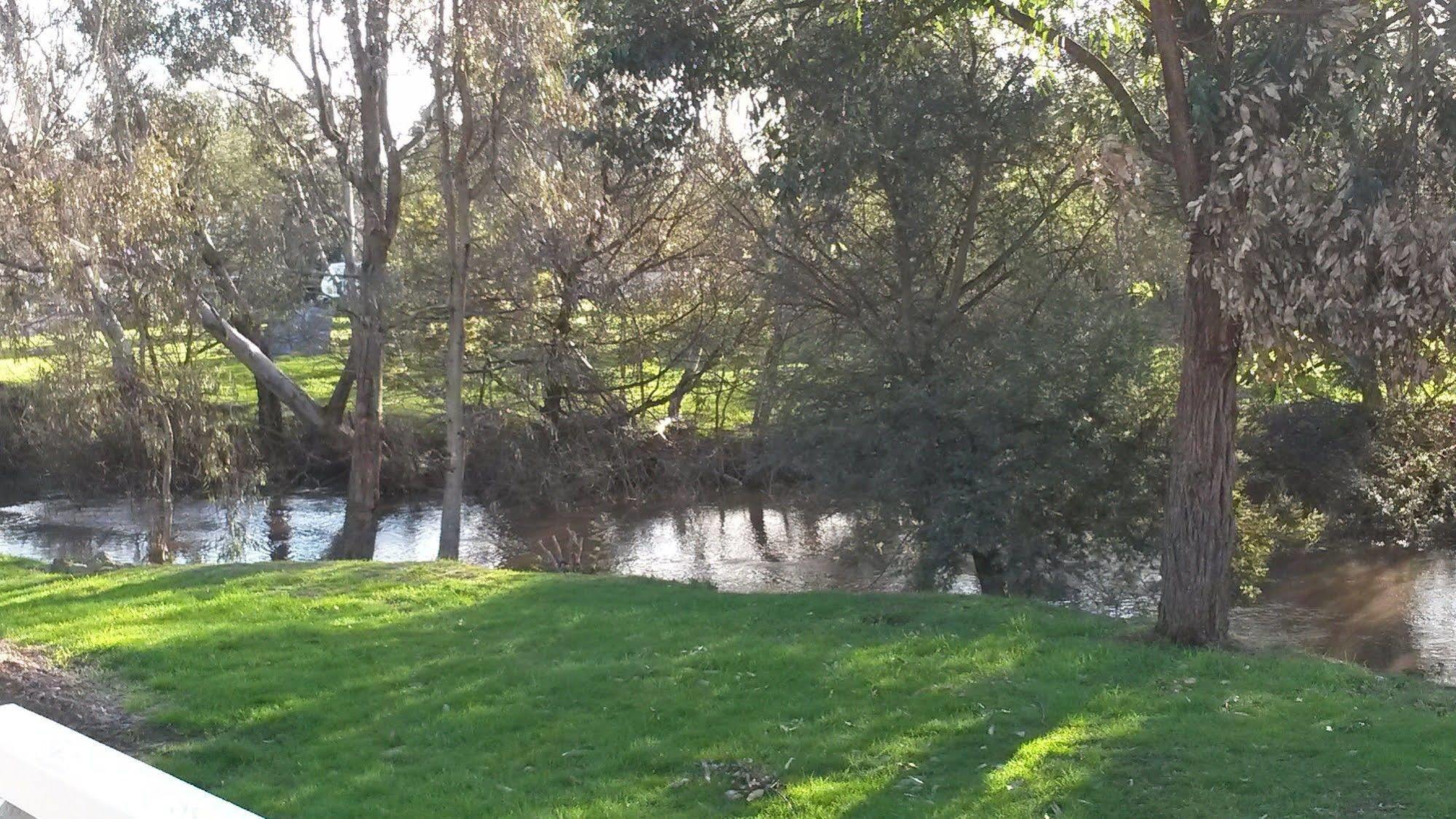 Yea Riverside Caravan Park Εξωτερικό φωτογραφία
